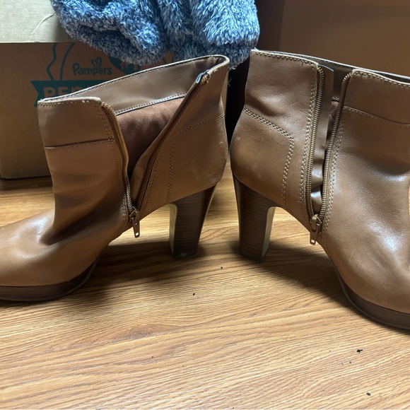 Nine West camel colored ankle boots size 10 - Picture 3 of 4